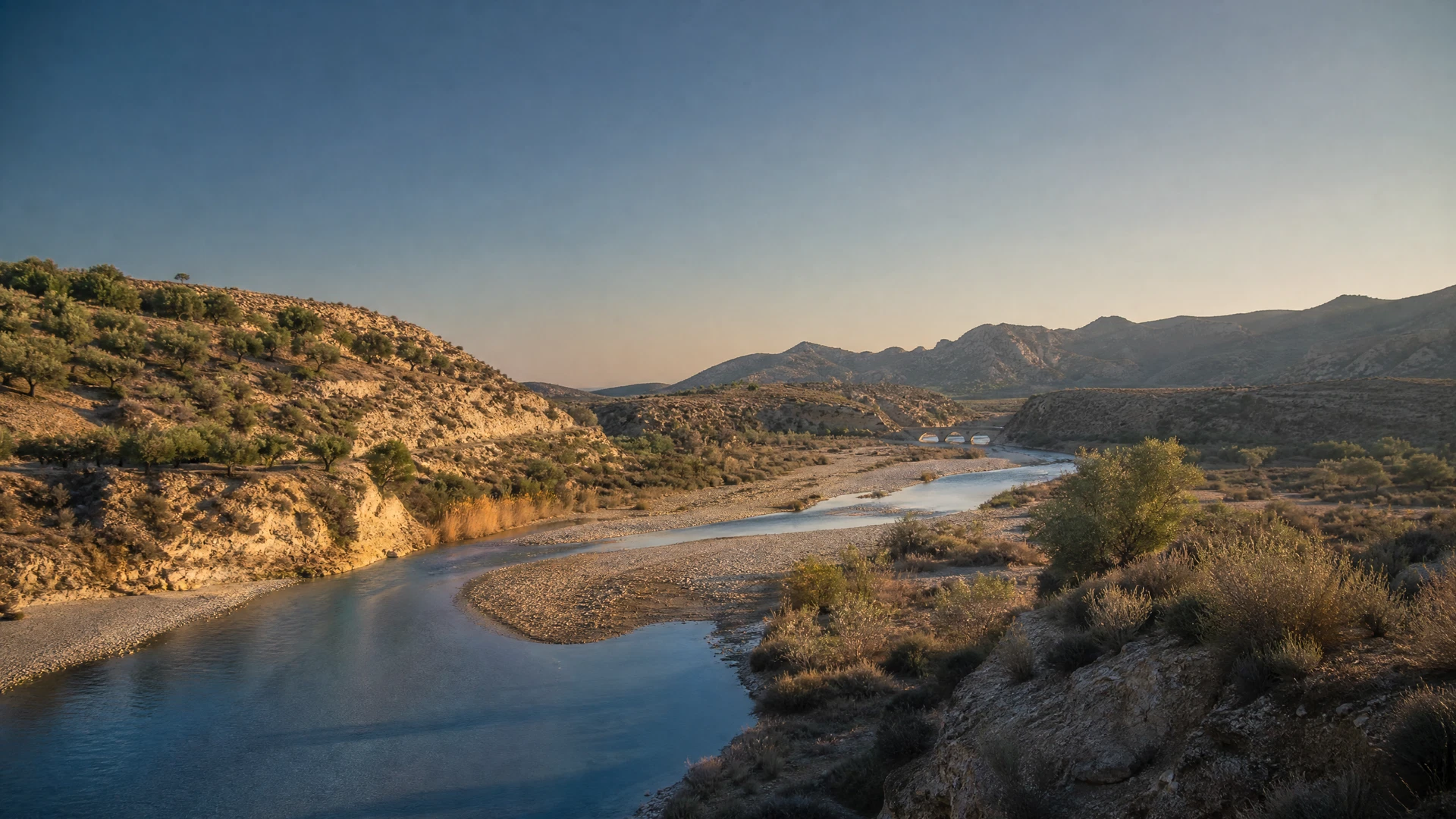 Valle mediterráneo del Guadalentín entre sierras